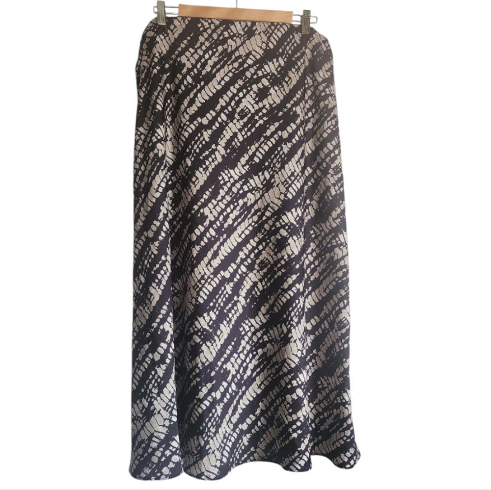 Hailey Elegant Black and White Patterned  Long Slip Satin Skirt‎ size 4XL